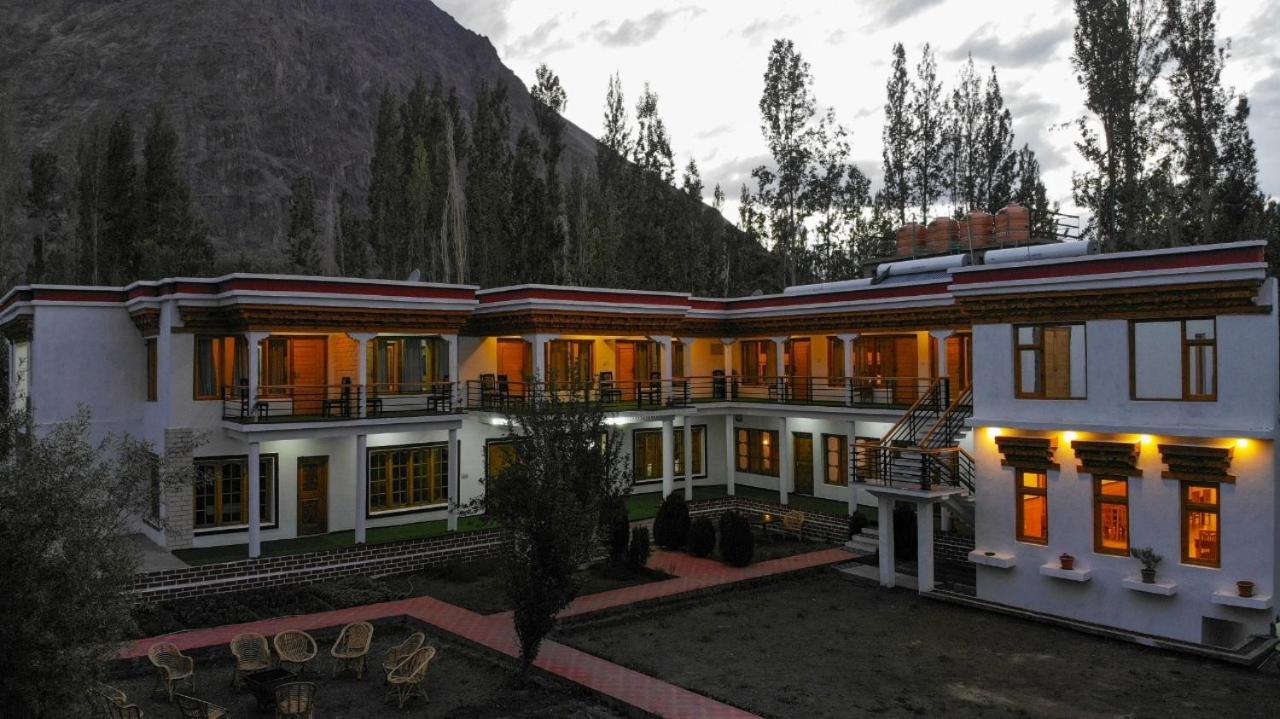 Hotel Nubra Residency Charāsa Exterior photo